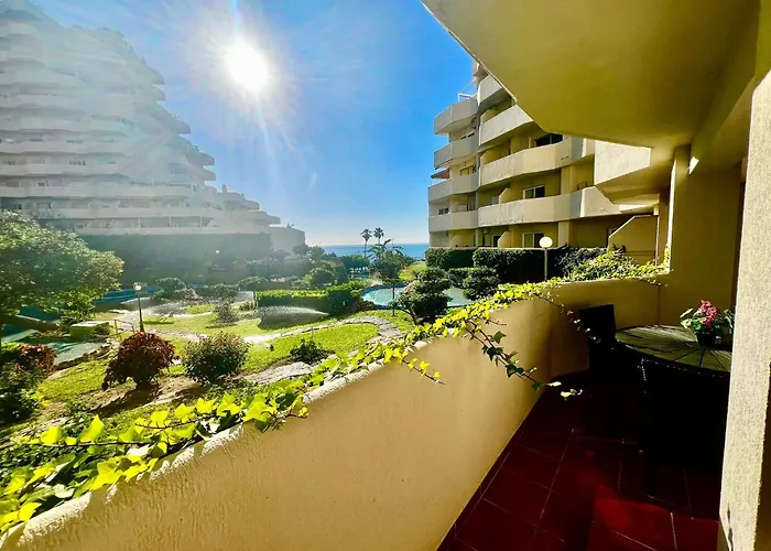 Lovely Sea And Garden View Apartment Benalbeach