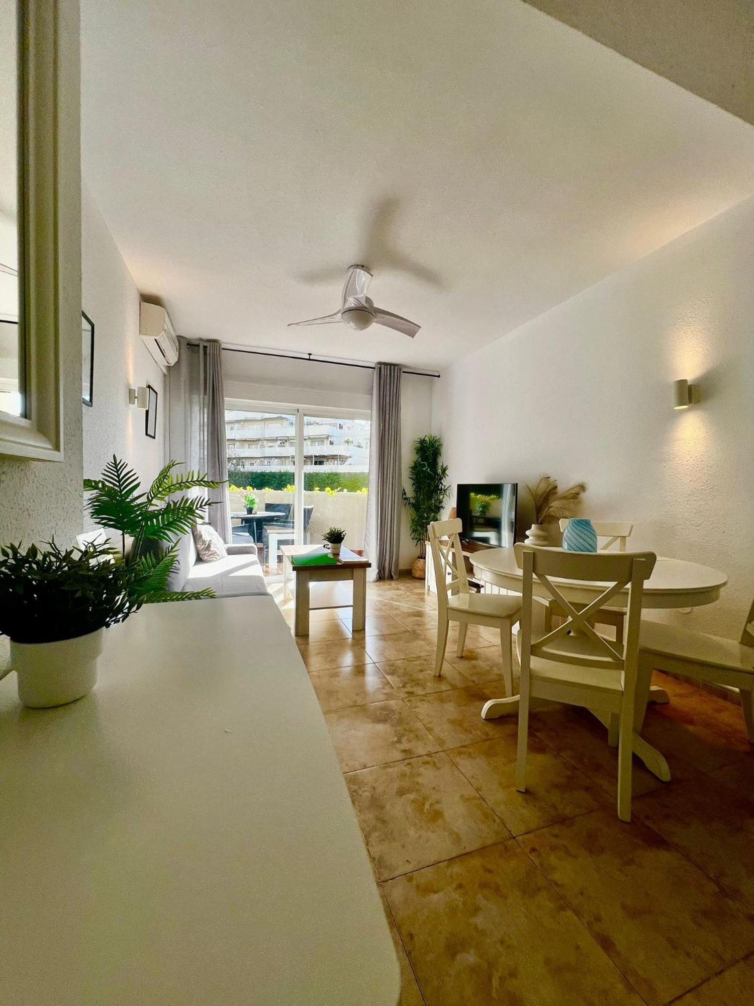 Apartment Lovely Sea And Garden View Benalbeach *
